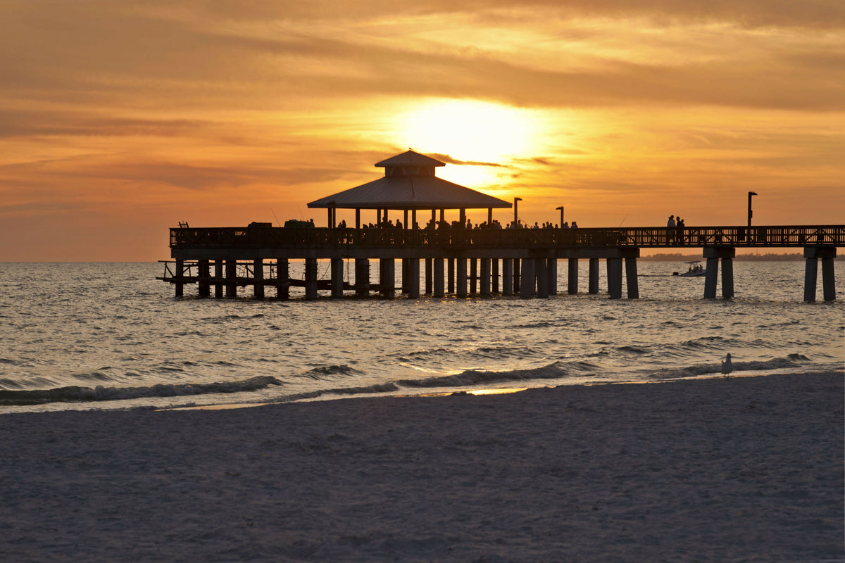 Florida, Fort Myers Beach, Estero Island, Fort Myers Beach Fishing Pier – A Scenic View